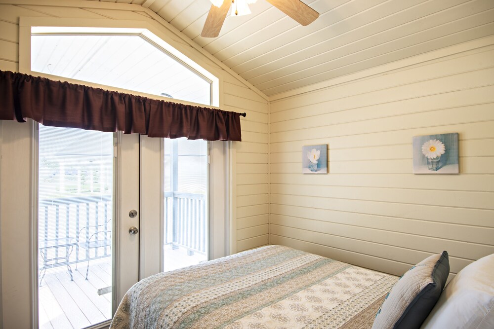 Vines RV Resort - photo 4