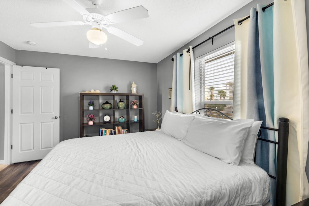 Gulf Island 313 — 4-Star Luxury Hotel in Navarre, United States