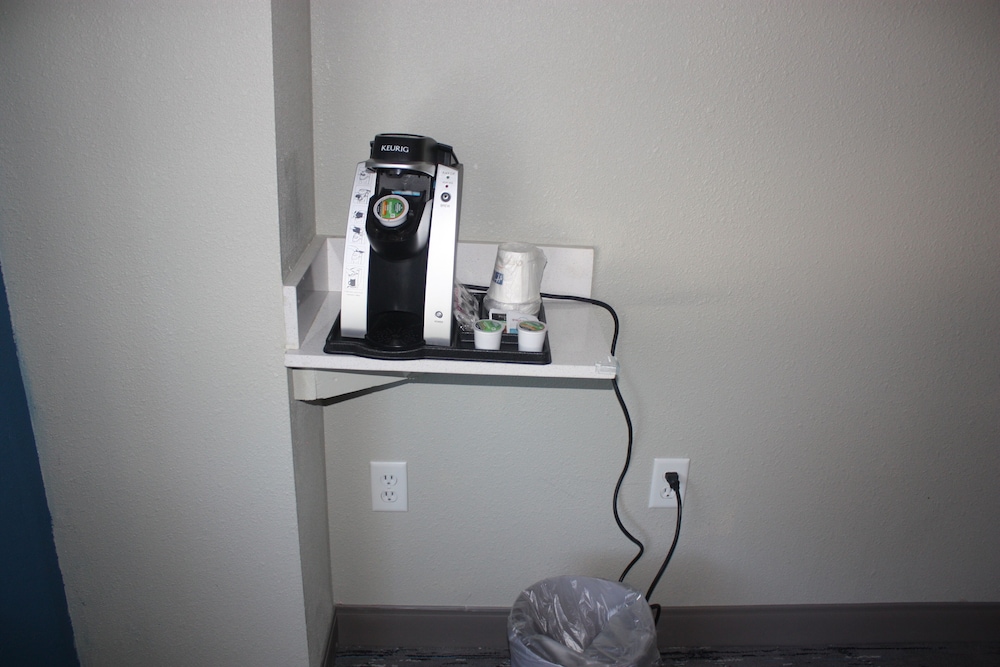 Holiday Inn Express Hotel & Suites Shamrock North by IHG - photo 35