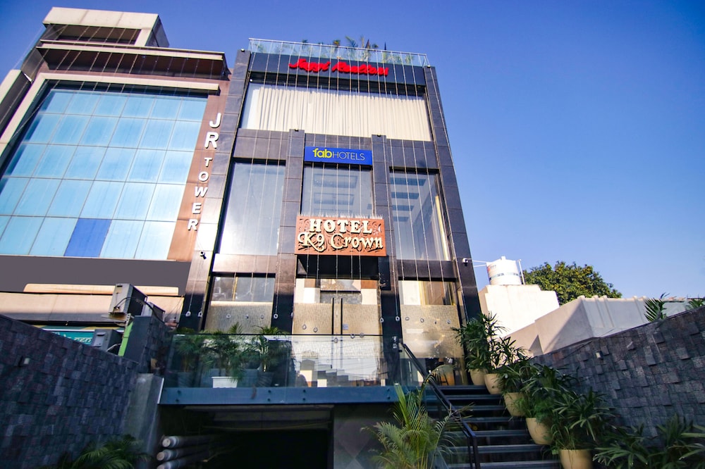 Fabhotel Prime K9 Crown in Ludhiana, India