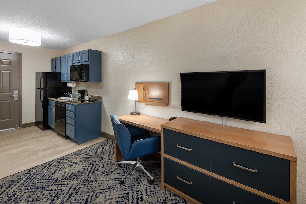 Candlewood Suites Chesapeake by IHG - photo 11