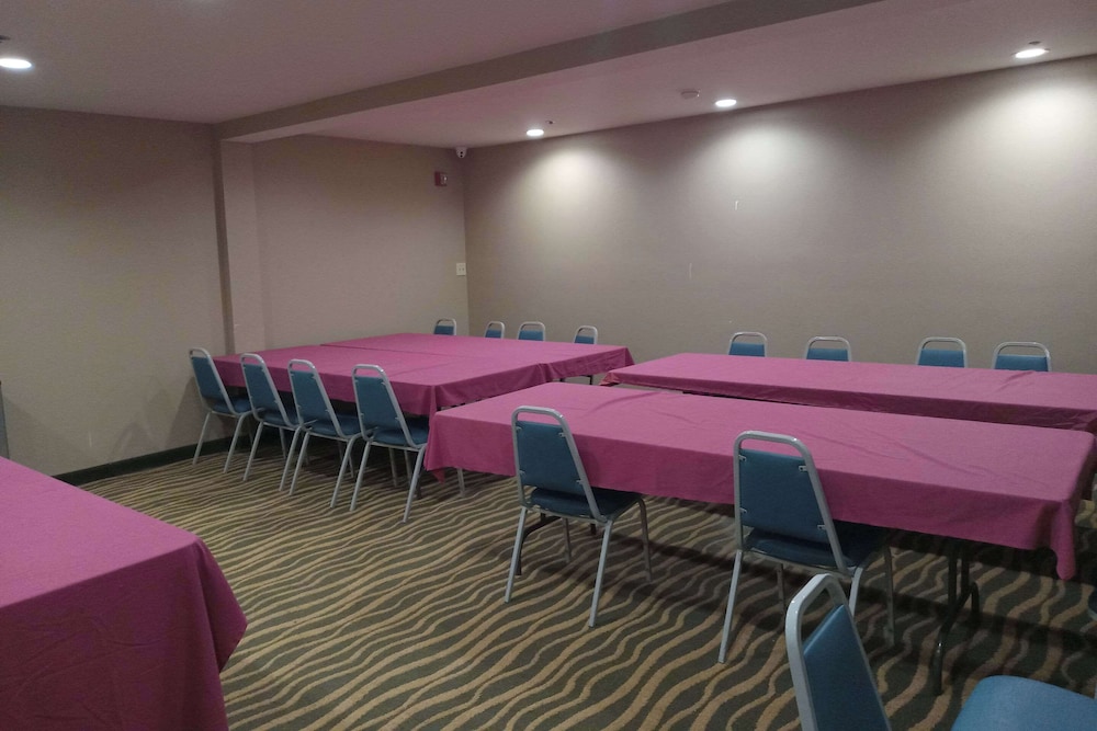 Comfort Inn Marion near Downtown & Blue Ridge PKWY - photo 48