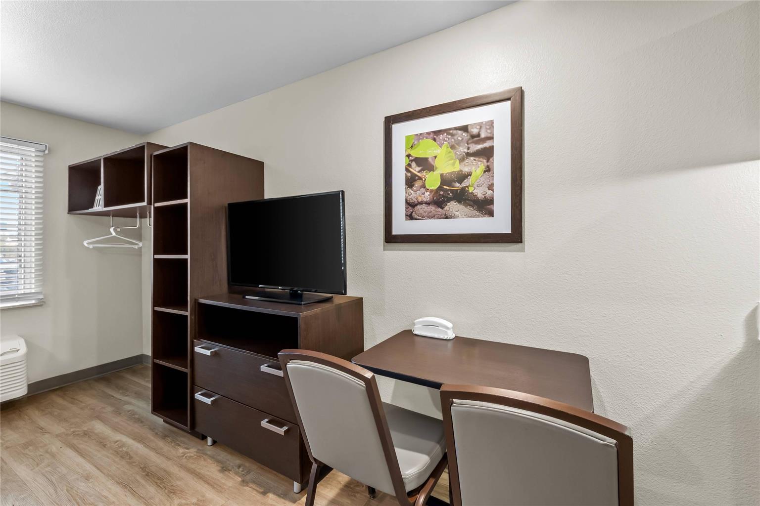 WoodSpring Suites San Antonio South - photo 14