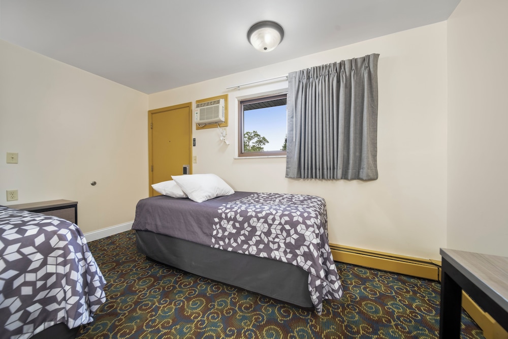 Kingsway Inn - photo 13
