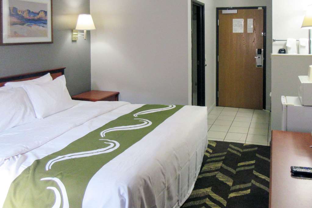 Rodeway Inn Salina - photo 7