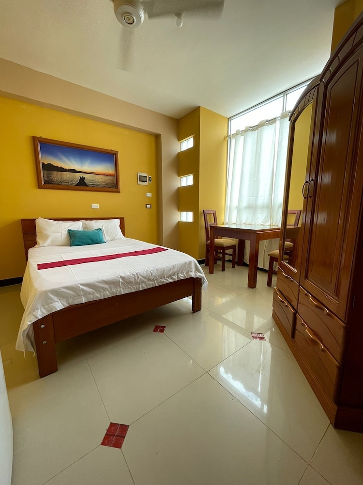 Apart hotel Emanuel & Cavita in Iquitos, Peru