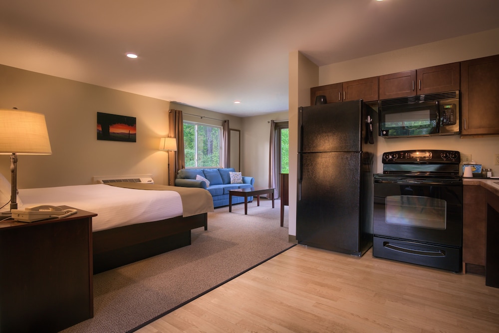 Sun & Ski Inn And Suites - photo 21