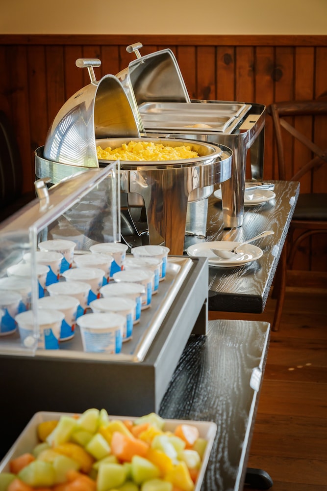 Flagship Inn & Suites - photo 29