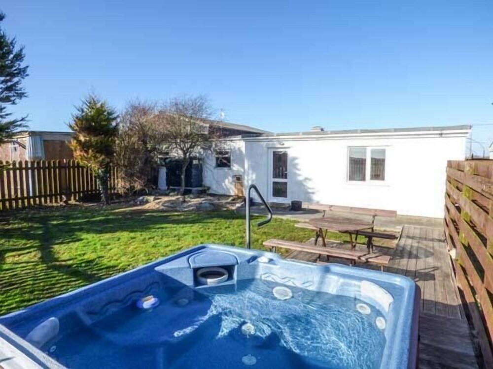 Cefn Farm Cottage — 4-Star Luxury Hotel in Holyhead, United Kingdom