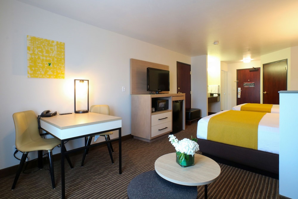 Oxford Suites Spokane Valley - photo 13