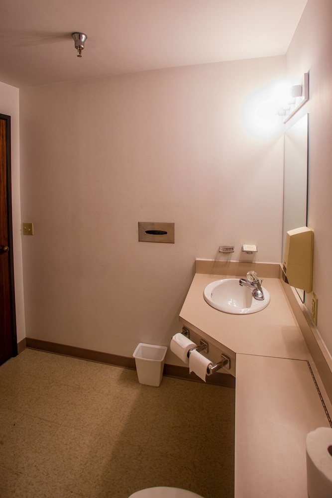 Lafayette Inn - photo 39