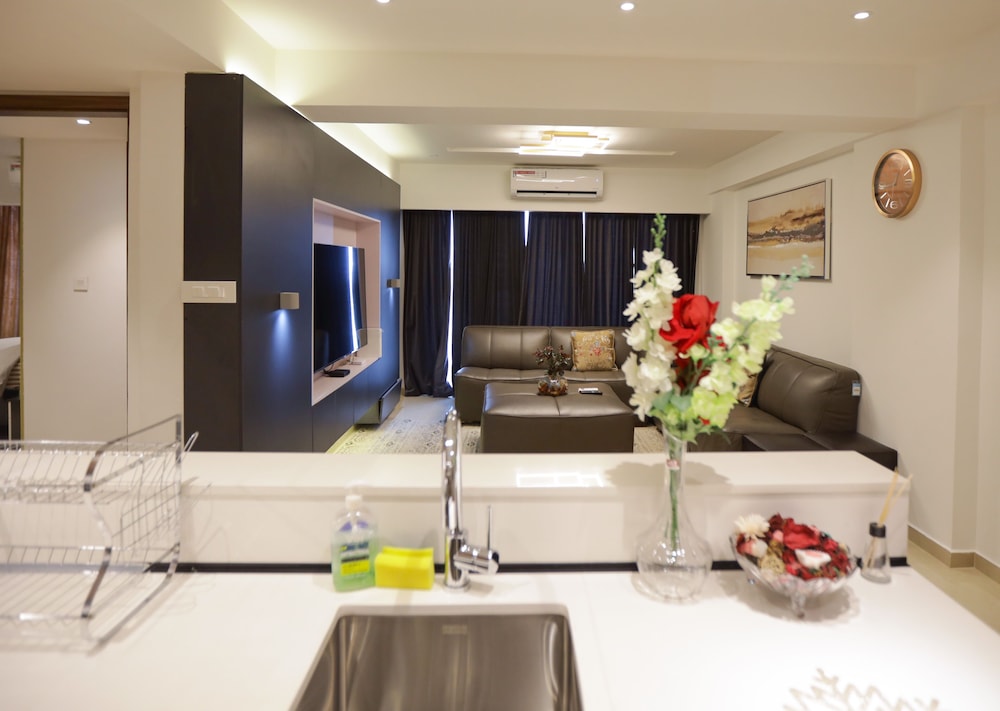 Solaris Cozy Haven — 4-Star Luxury Hotel in Accra, Ghana