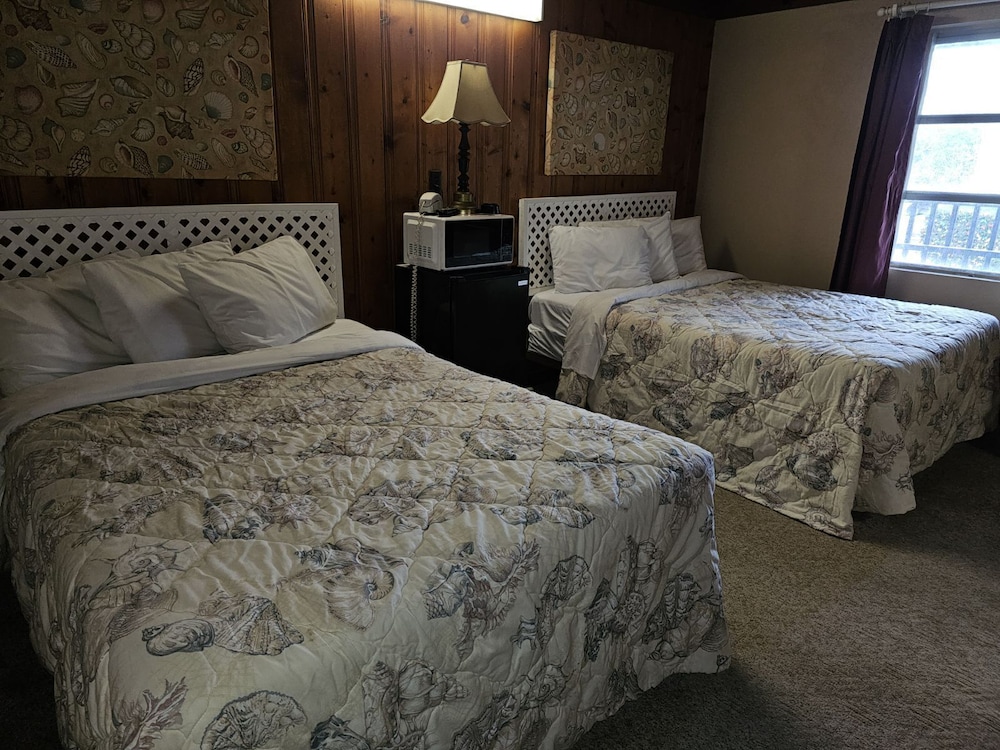 Captain's Cove Motel - photo 8