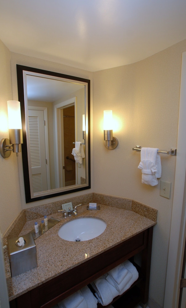 Doubletree by Hilton Hotel Fayetteville - photo 12