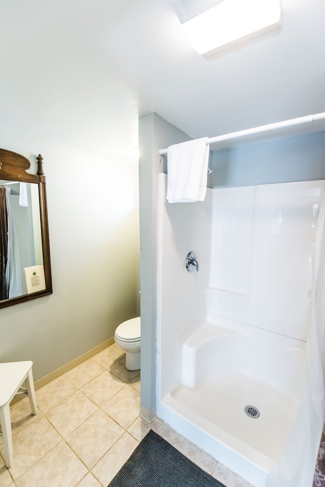Riverwalk Inn - photo 12