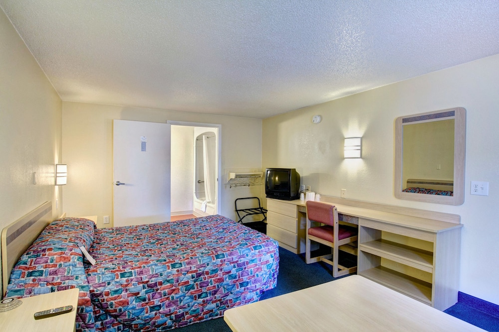 Knights Inn Burlington NC - photo 4