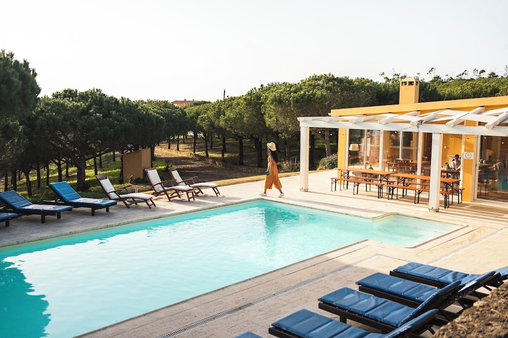 Quinta Raposeiros Ocean View CountryHouse Ericeira — 4-Star Luxury Hotel in Santo Isidoro, Portugal