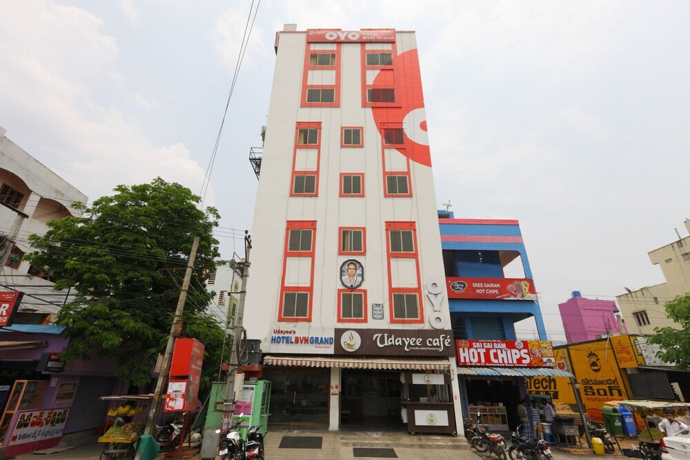 Oyo 6637 Hotel Bvn Grand in Tirupati, India