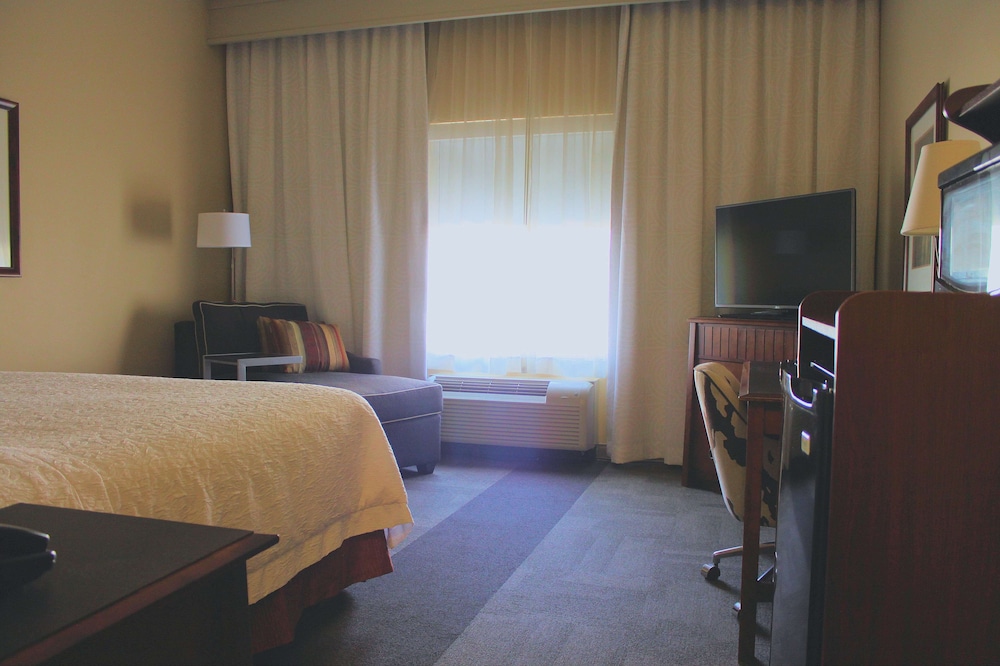 Hampton Inn & Suites Green River - photo 16
