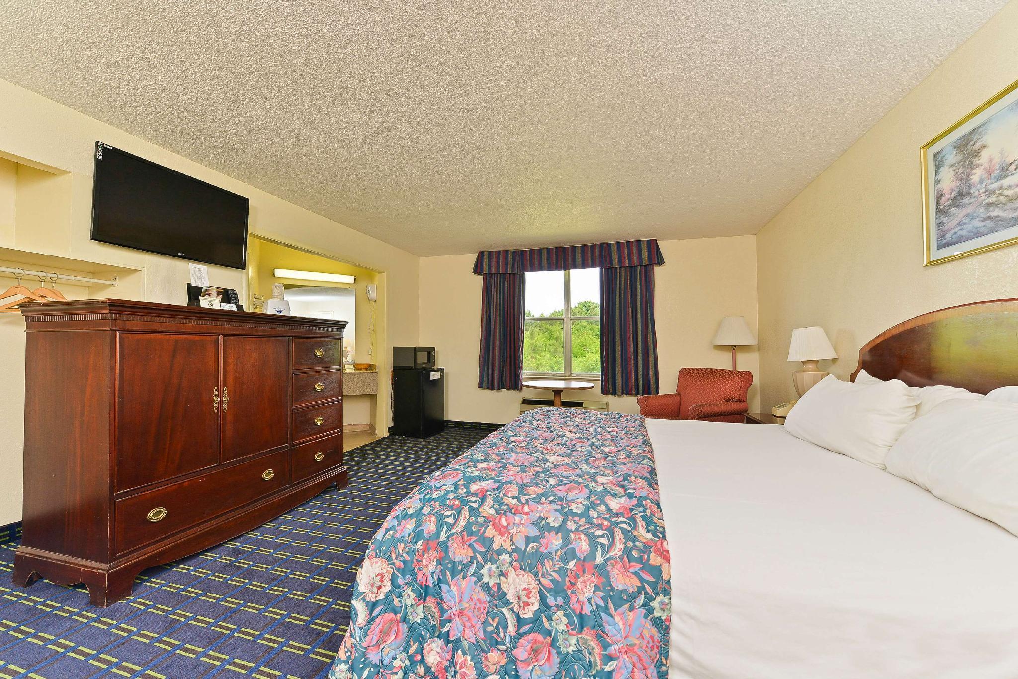 Americas Best Value Inn & Suites South Boston - photo 18