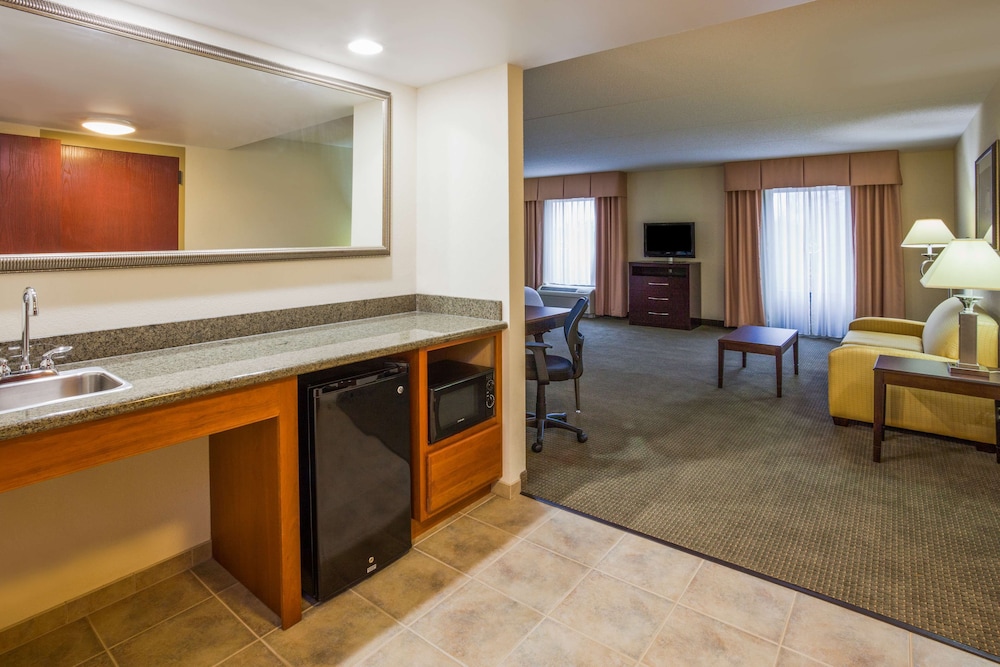 Hampton Inn & Suites Lino Lakes - photo 17