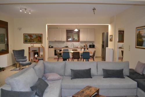 Gravia's Villa — 4-Star Luxury Hotel in Delphi, Greece