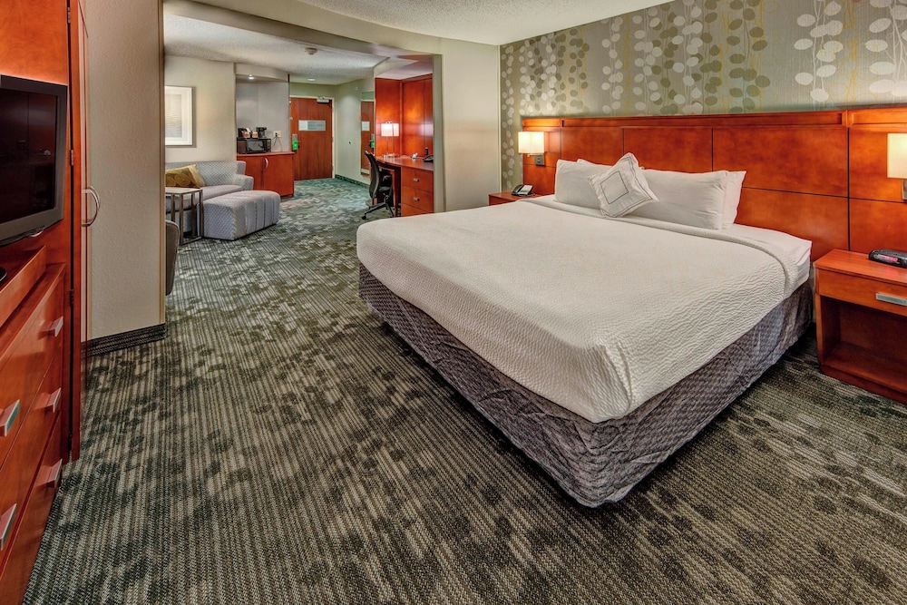 Courtyard by Marriott Alexandria - photo 11