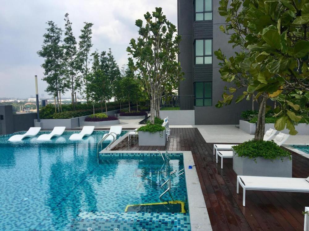 Luxury Homestay at Emira Residence — 4-Star Luxury Hotel in Shah Alam, Malaysia