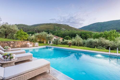Citrus Charm Farmhouse — 4-Star Luxury Hotel in Capannori, Italy