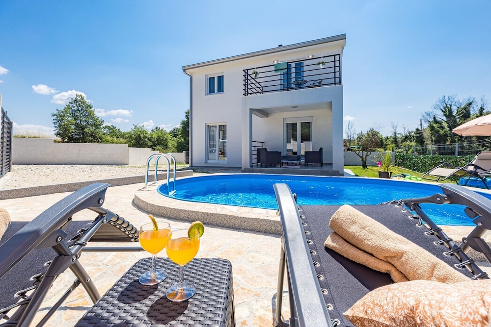Villa Jakov — 4-Star Luxury Hotel in Porec, Croatia