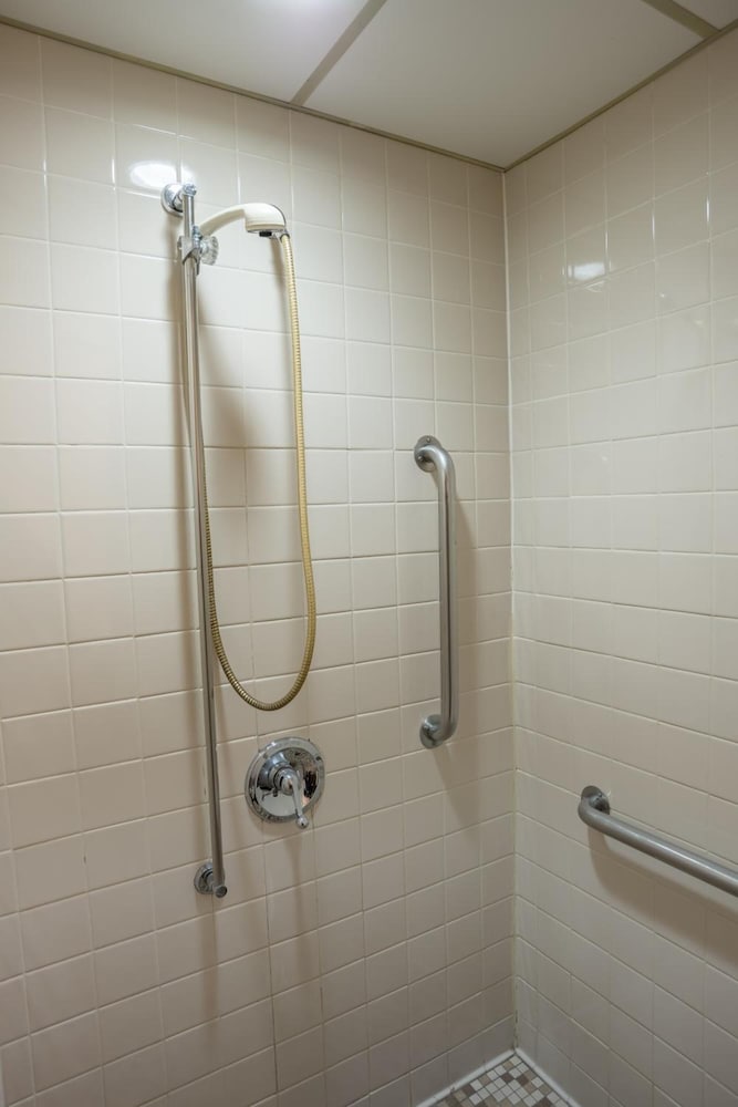 Prime Rate Inn - photo 27