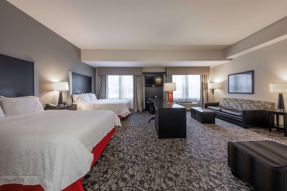 Hampton Inn & Suites DuPont - photo 21