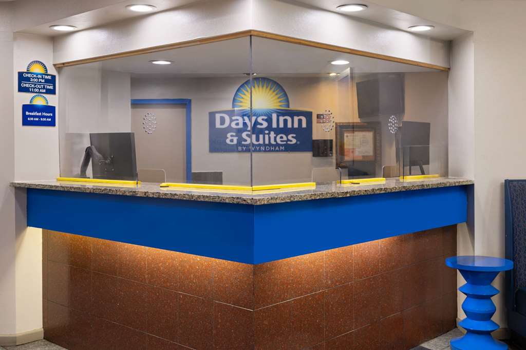Days Inn & Suites by Wyndham Albany - photo 9