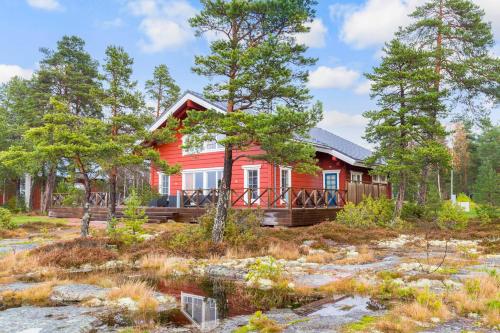 Villa Älgen — 5-Star Luxury Hotel in None, Finland