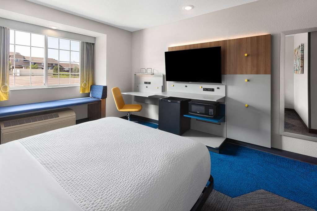 Microtel Inn & Suites by Wyndham Rapid City - photo 21