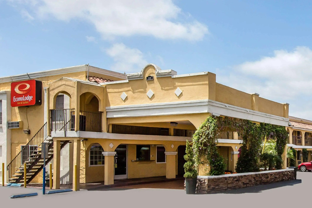 Econo Lodge Inn & Suites El Cajon San Diego East - photo 9