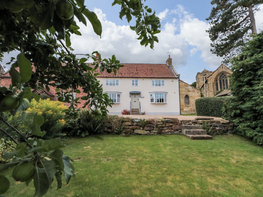 Weavers Cottage — 5-Star Luxury Hotel in Middlesbrough, United Kingdom