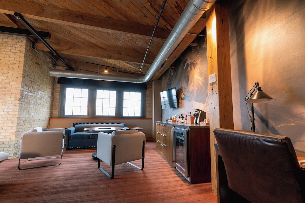 The Iron Horse Hotel - photo 36