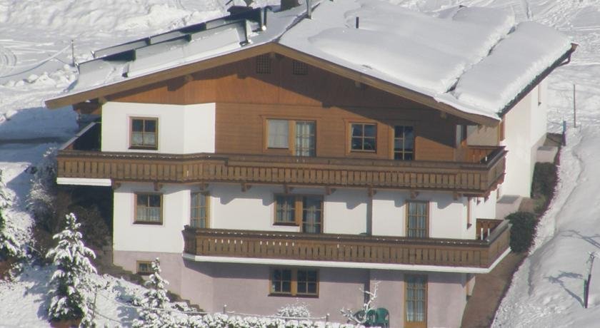 Appartement Berghof — 4-Star Luxury Hotel in Hinterglemm, Austria