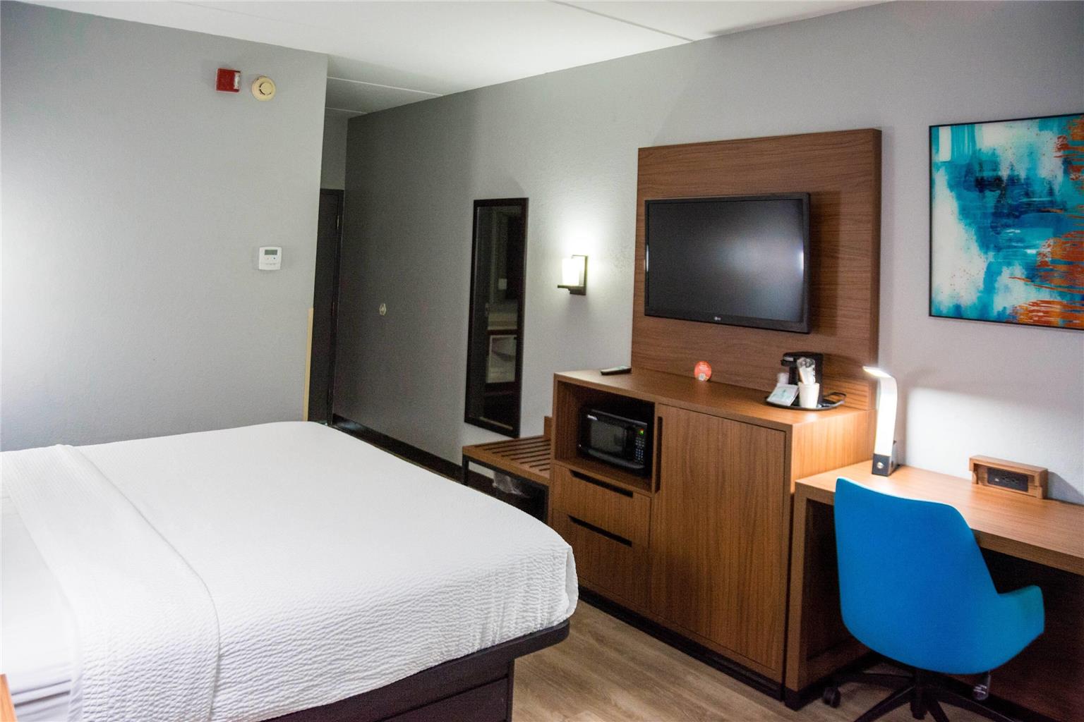 La Quinta Inn & Suites by Wyndham Fayetteville I 95 - photo 20
