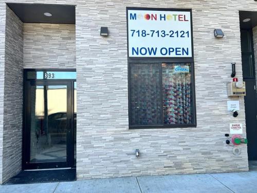 Moon Hotel Brooklyn - photo 11