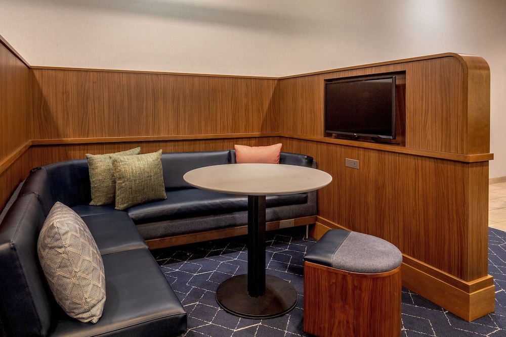 Courtyard by Marriott Boston Billerica Bedford - photo 4