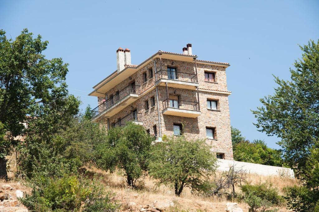 Petrino Pentolvio in Kastoria, Greece