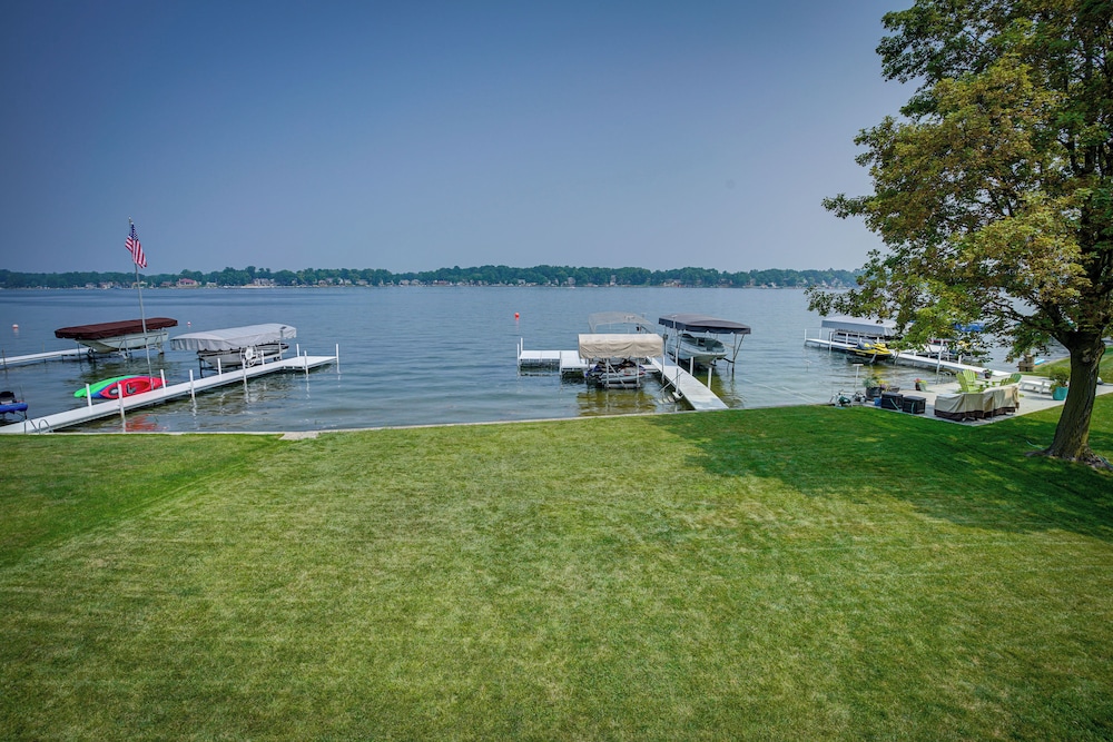 Lakefront Syracuse Home W Deck And Private Dock 19319706 — Syracuse