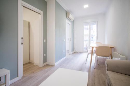 Apartamentos Tetuan Sandino Madrid hotel
