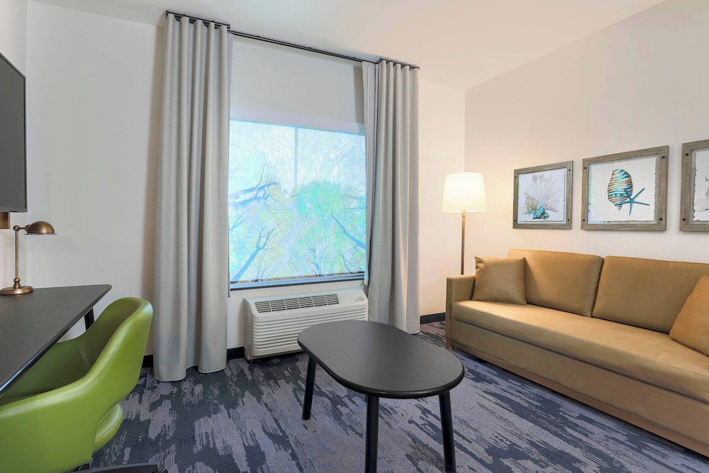 Fairfield Inn & Suites by Marriott Cape Coral North Fort Myers - photo 12