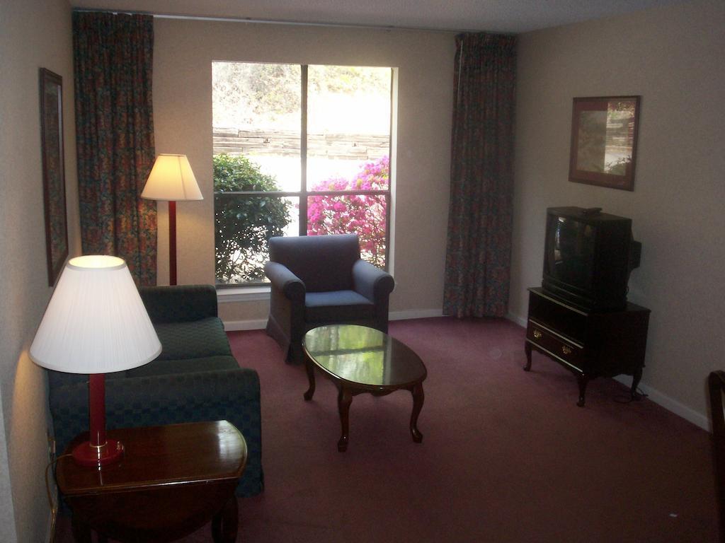 Rime Garden Inn & Suites - photo 10