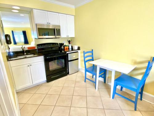 Island Inn of Atlantic Beach - photo 88