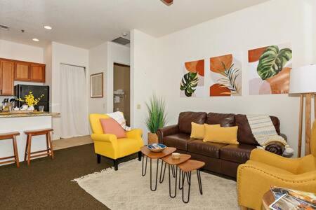 CLR111 Upstairs 1 Bedroom Casa Near Old Town LQ — 4-Star Luxury Hotel in La Quinta, United States