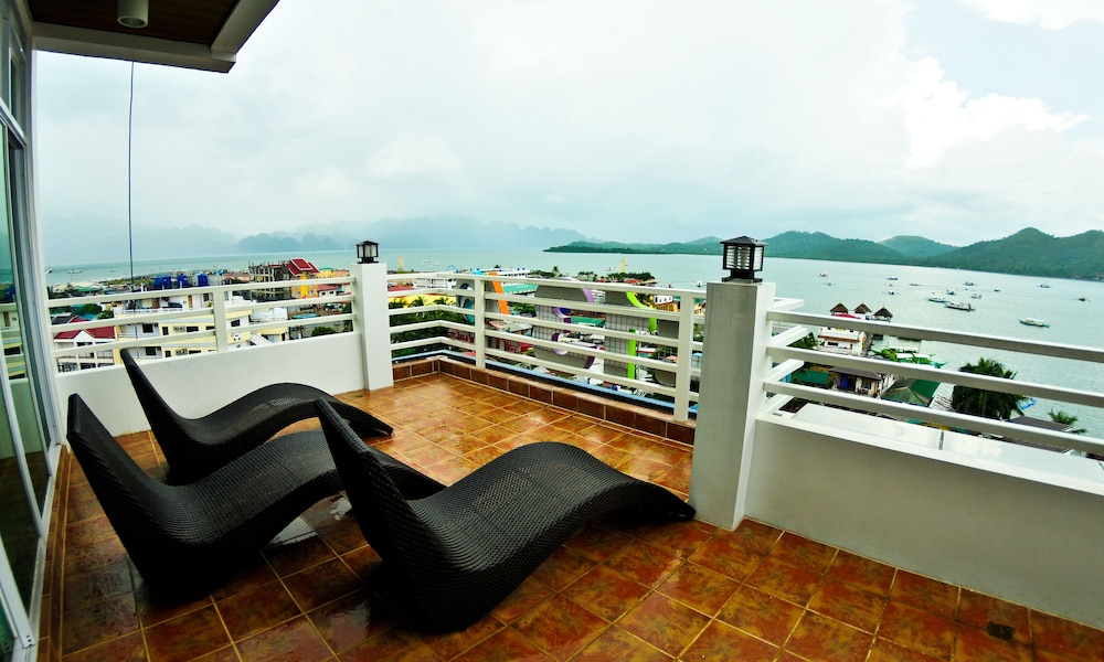 Four Thirteen Suites